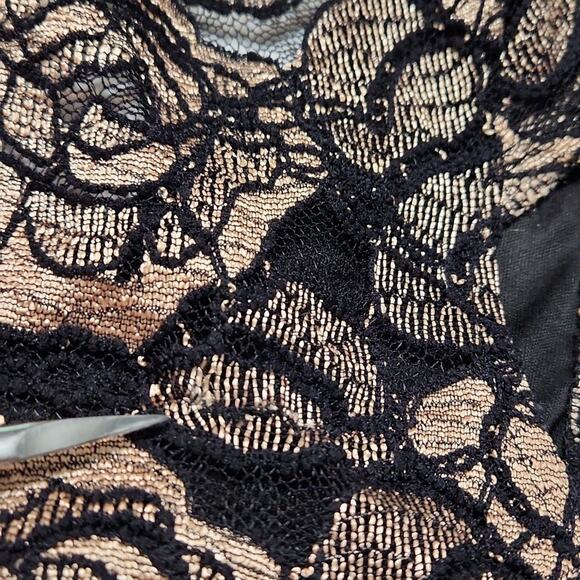 Vintage A'Gaci Womens Black & Cream Top Size SM Deep V-Neck Floral Whimsigoth - Picture 9 of 10